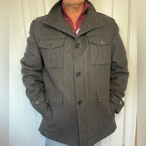 Mens Michael Kors winter wool coat. Gray button front pea coat